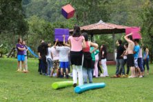 evento empresarial para fin de año adultos y jovenes 